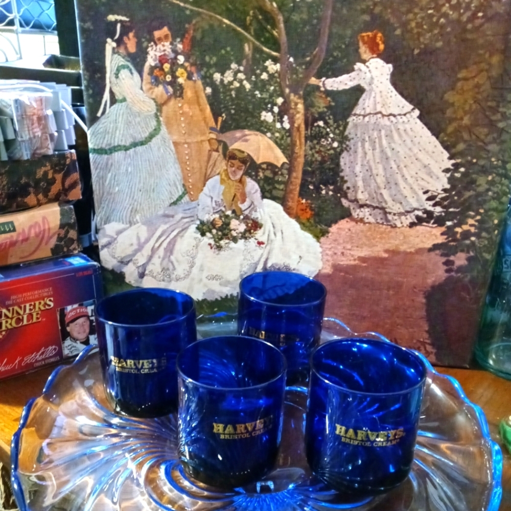 🍹Harvey’s Bristol Cream Cobalt Blue Bar Glasses🍷Vintage🆕A FABLOUS Gift.🍱 - Picture 1 of 7